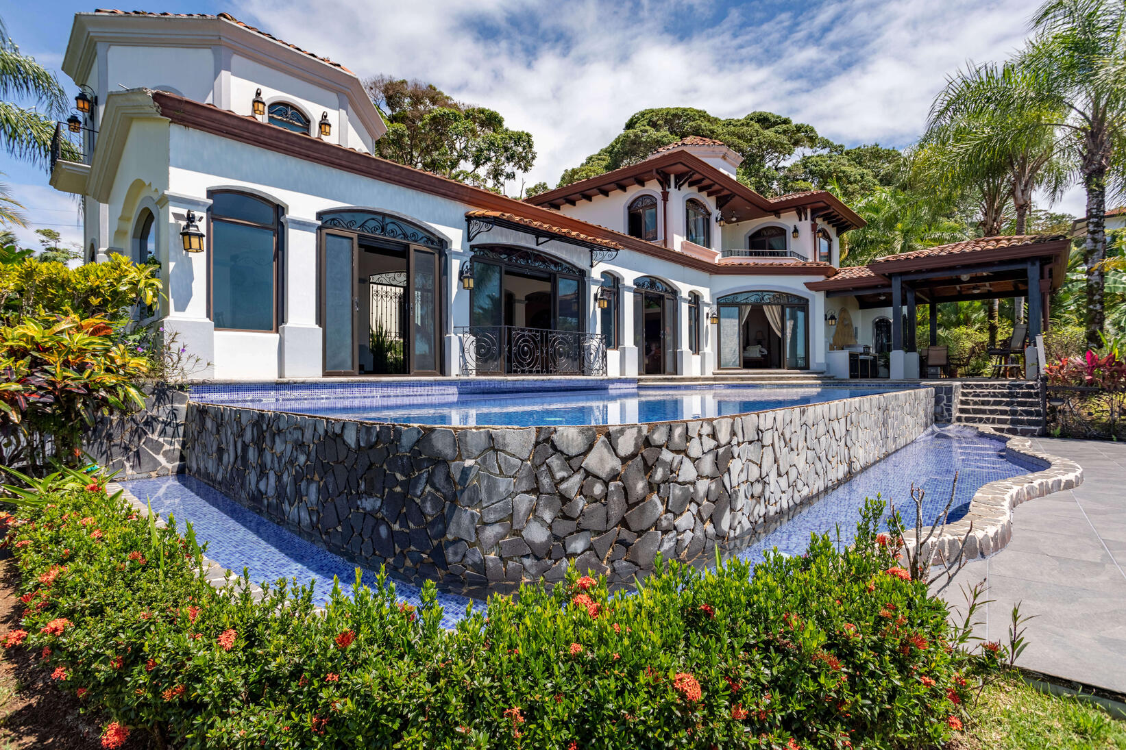 Casa Eleganza Costa Rica